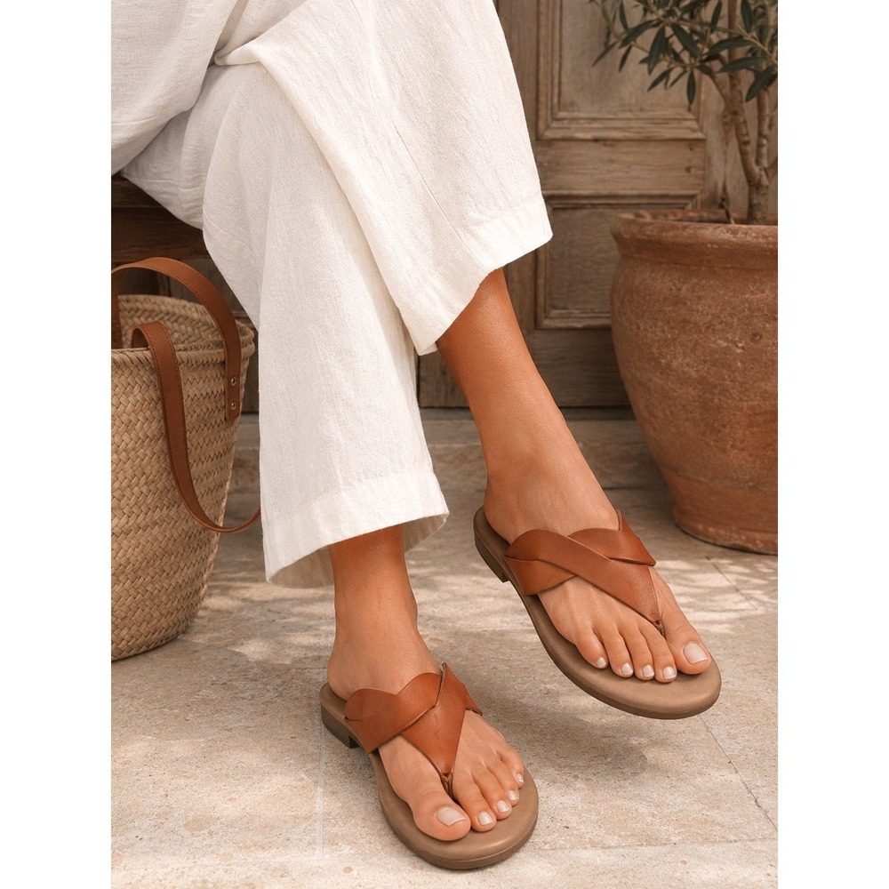 Tuscany Italy Leather Thong Sandals Brown Slip On Women's Size 7M